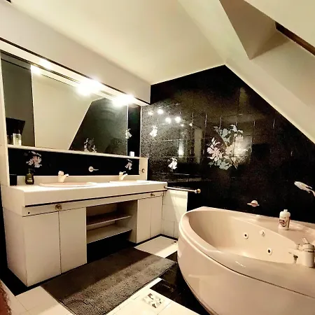 Des Etoiles Bed & Breakfast Dole